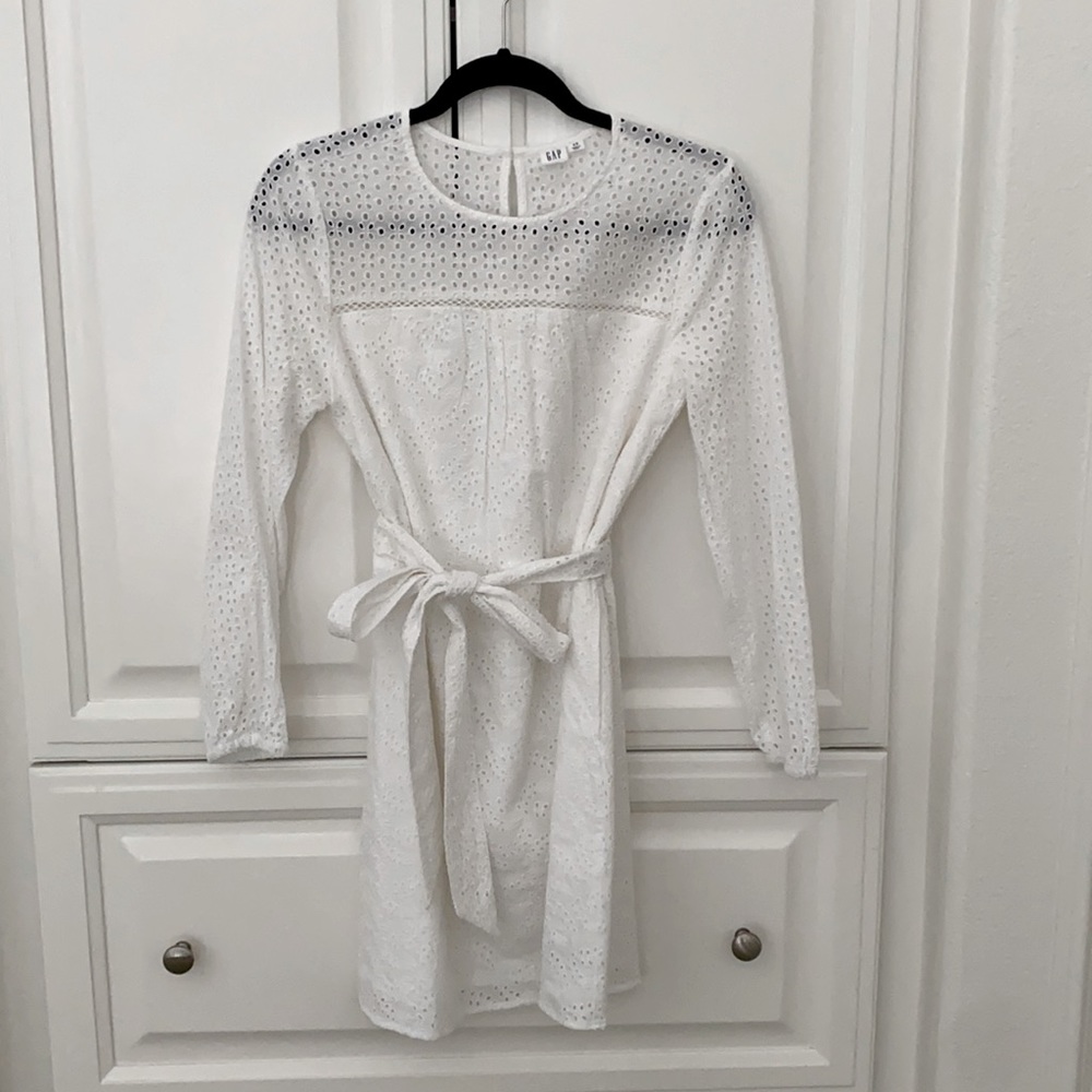 Gap XS white eyelet dress with waist tie